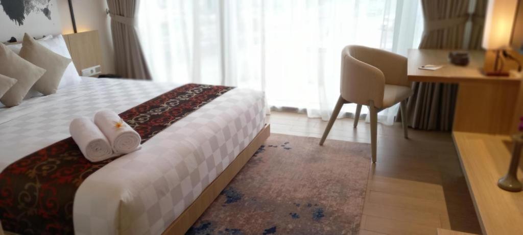 Louis Kienne Cikarang Hotel & Service Apartment Bekasi Exterior photo